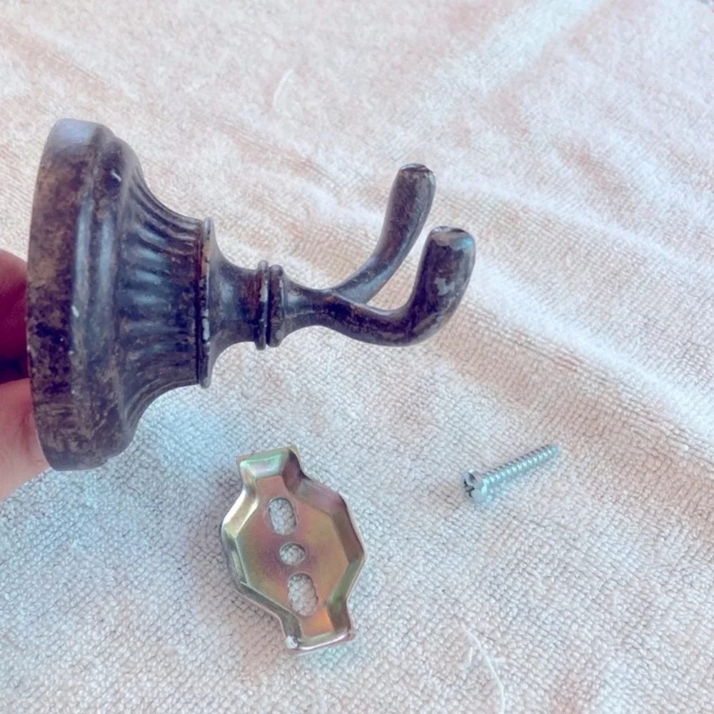 Robe/Towel 2 in 1 Hook with Wall Mount and Screw